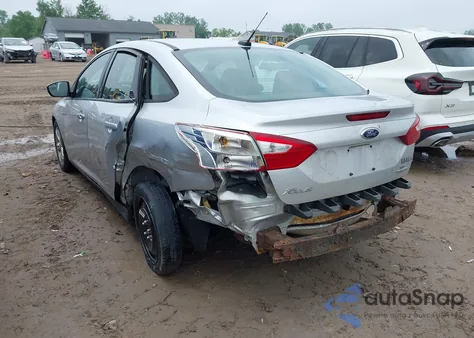 2014 Ford Focus Se z USA, uszkodzony, nr VIN 1FADP3F24EL181753